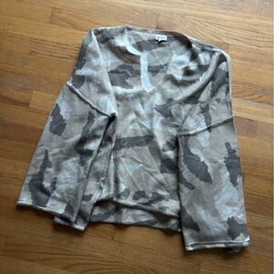 POL Camouflage Sweater in Gray and Cream